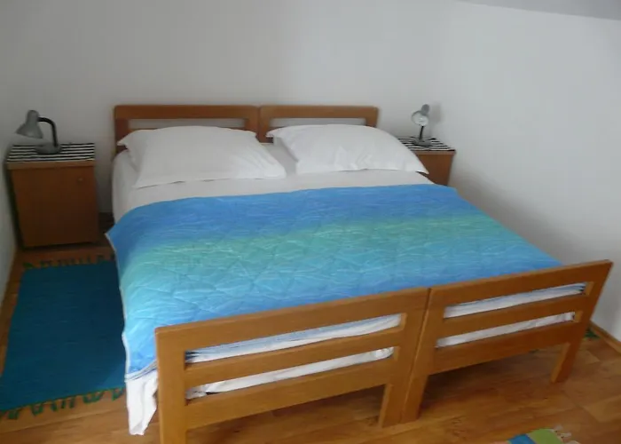 Mirela アパート ポレッチ