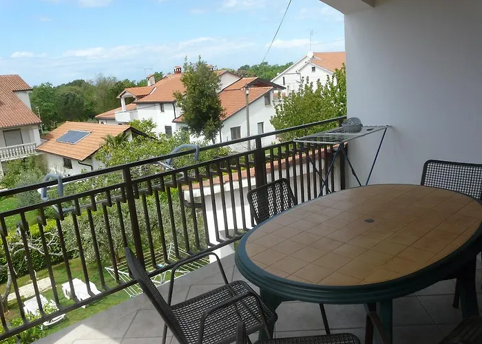 Mirela アパート *