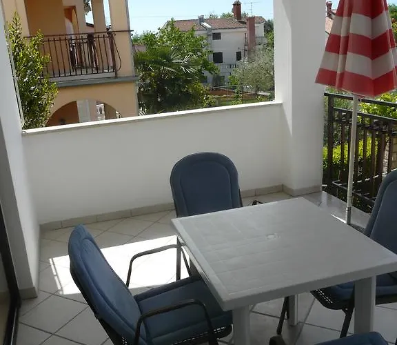 Mirela アパート ポレッチ