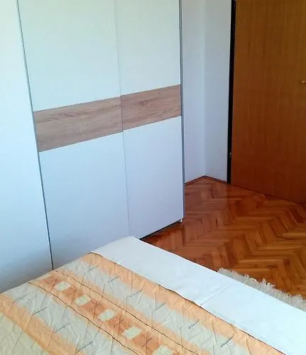 Mirela アパート *