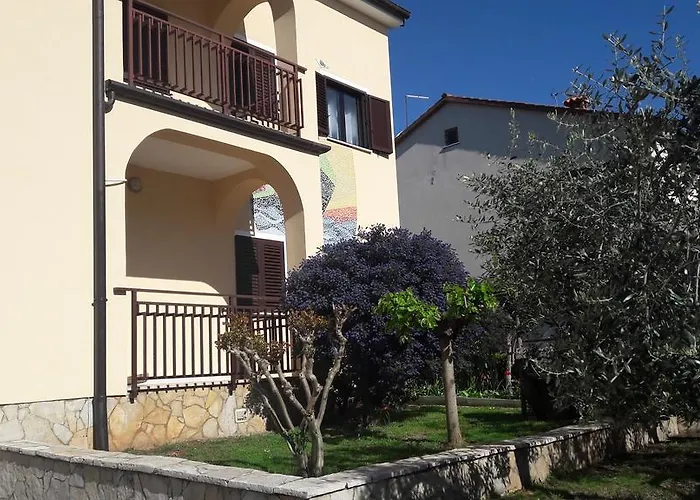 Mirela アパート *