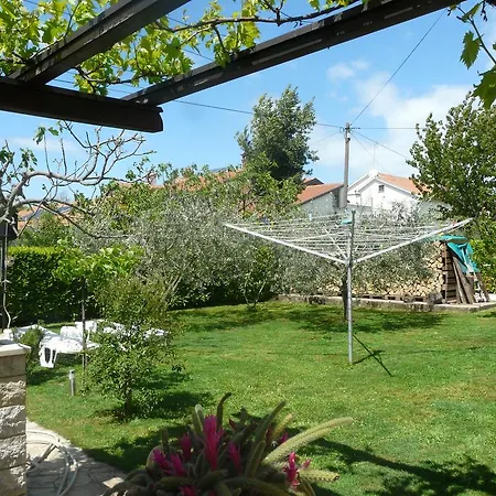 Mirela Appartement *