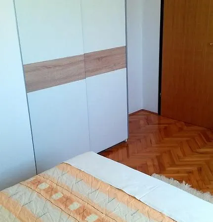 Mirela Apartamento *