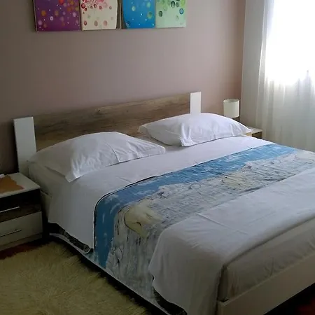 Mirela Apartamento *