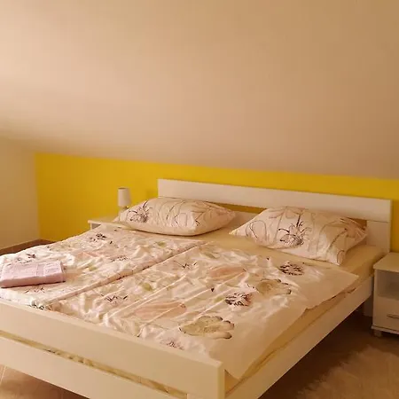 Mirela